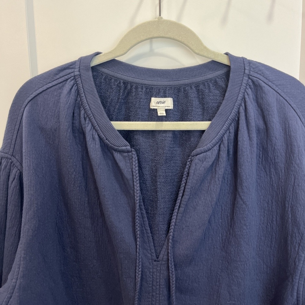 Aerie Textured Pullover Sweatshirt Women's Blue V-Neck Pom Pom Tassel‎ Sz Small - Picture 2 of 11